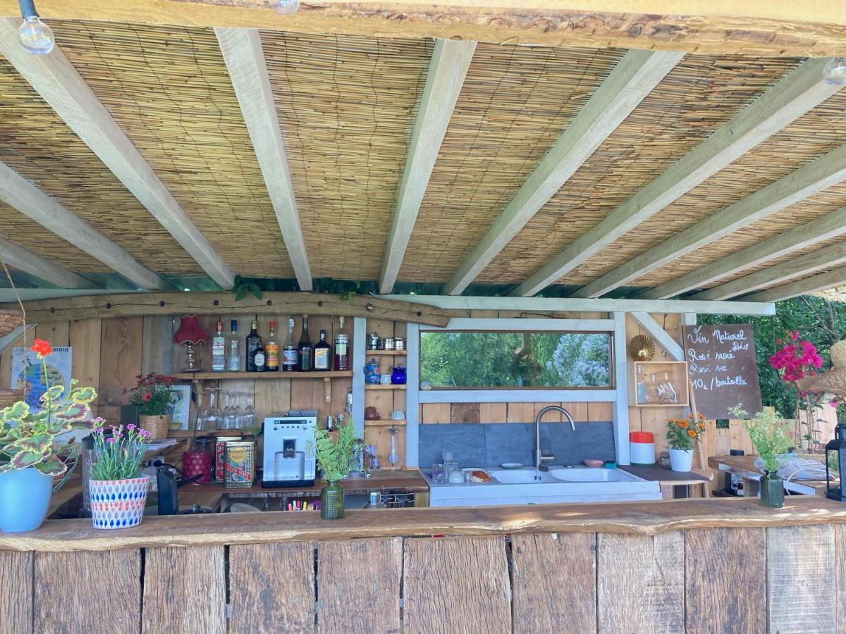 Cabane Bivouac Avec Echelle A L'Ombre Des Chenes Idrac-Respailles Exterior photo
